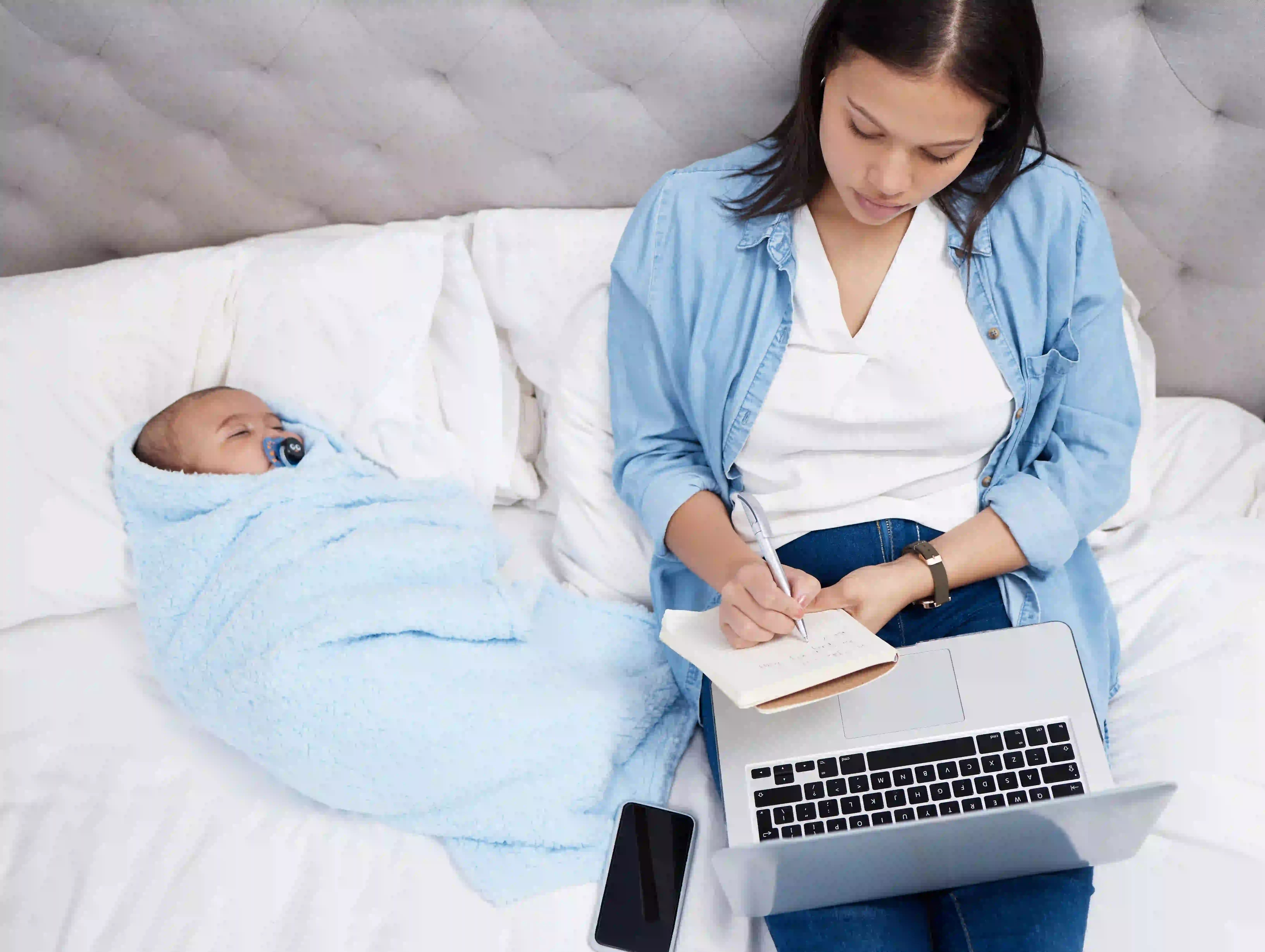 Indian family in traditional clothing – birth and death certificate services in Pune